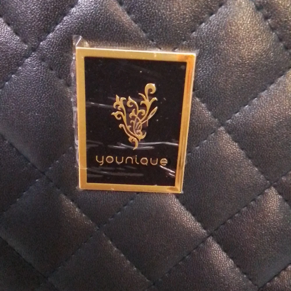 NWOT Younique Quilted Crossbody/Clutch Purse